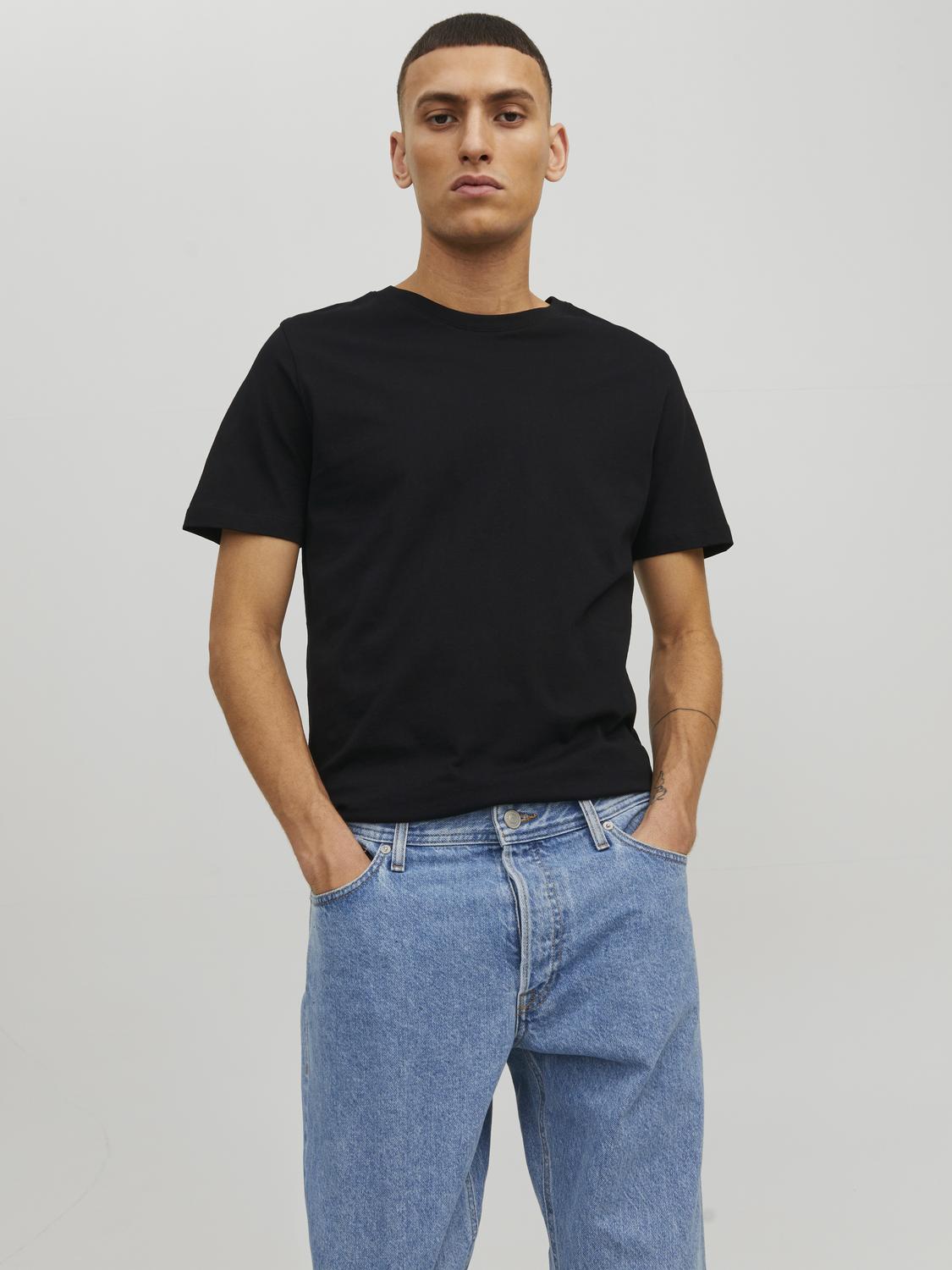 model_shot-front